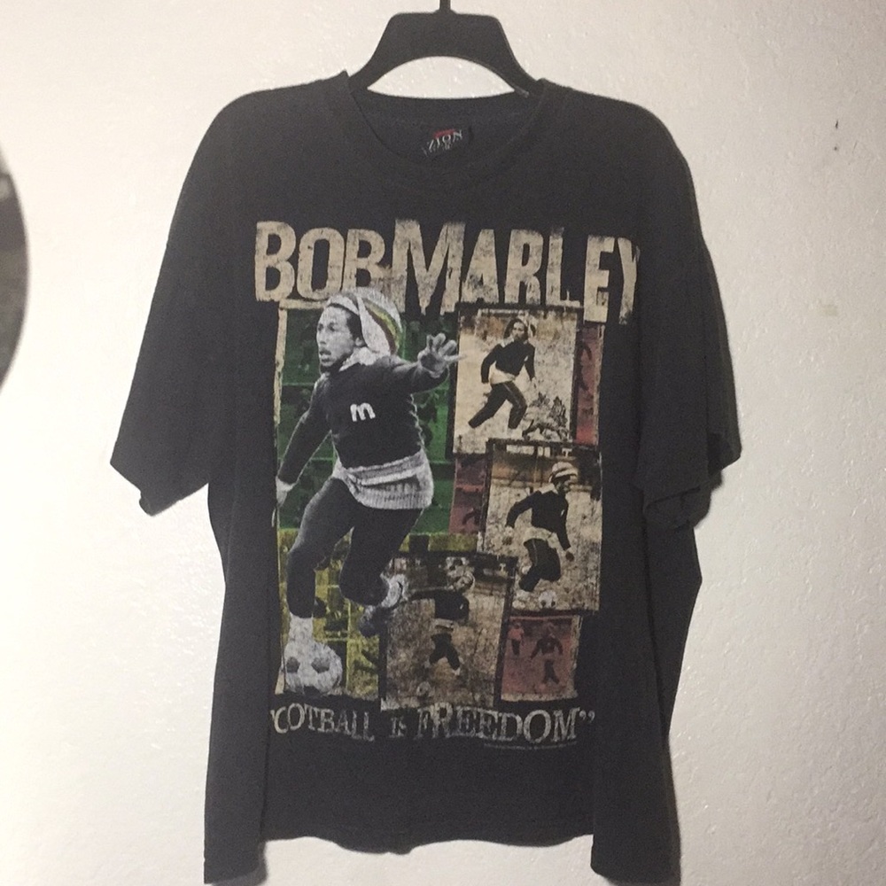 Graphic tee